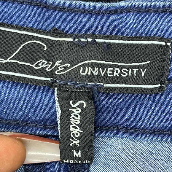 Classic Blue Denim Skirt. Size Medium - Picture 3 of 3